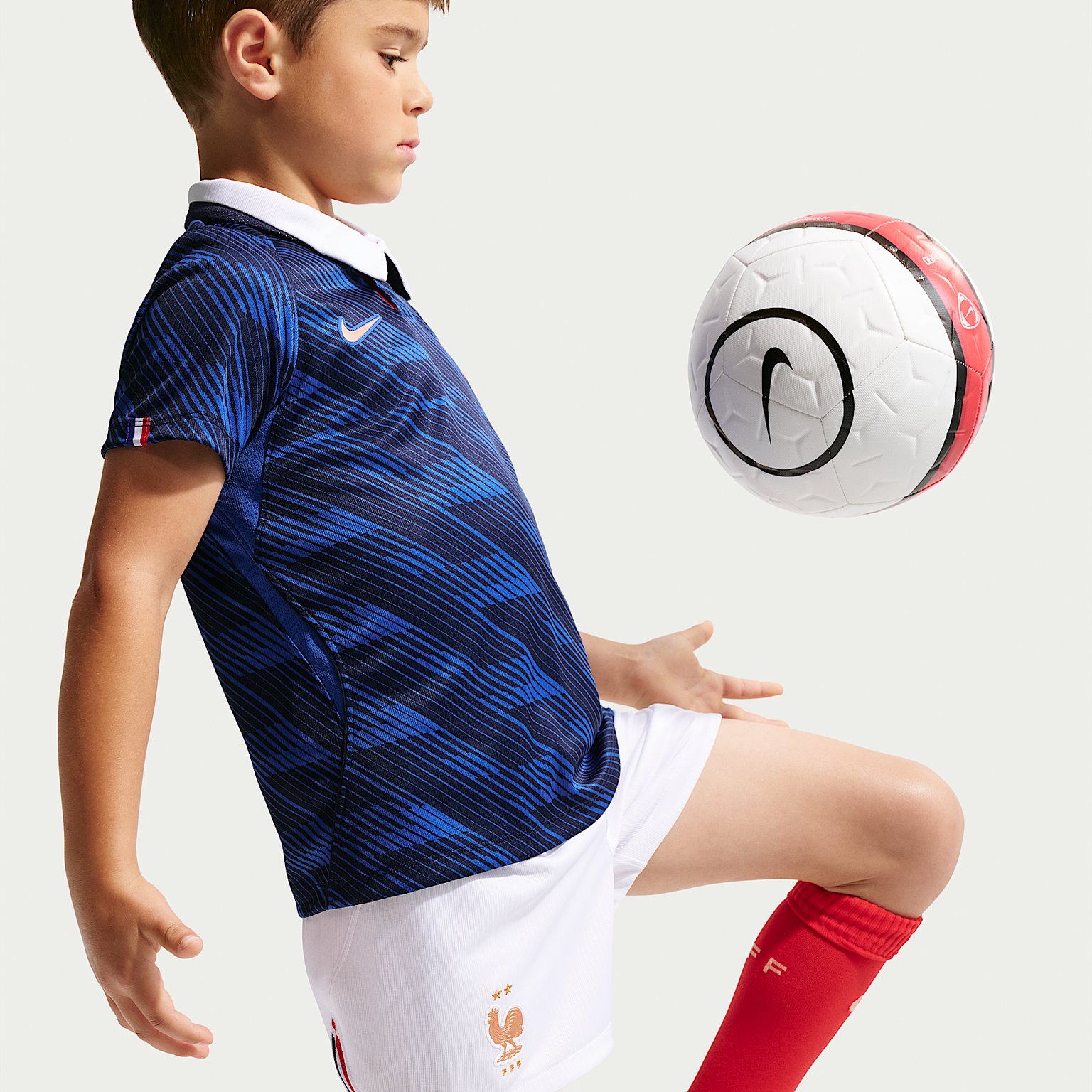 Kid's Nike France Home 2026 Kit - Image 6